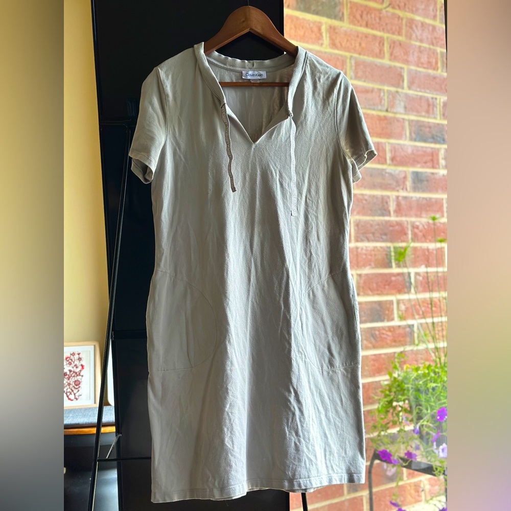 Calvin Klein Light Gray Short Sleeve Midi Dress